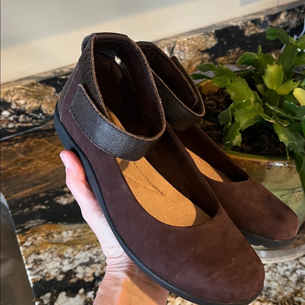 Clarks Medora Nina Dark Brown Soft Cushion Womens 6M Leather Mary Jane - Picture 2 of 12